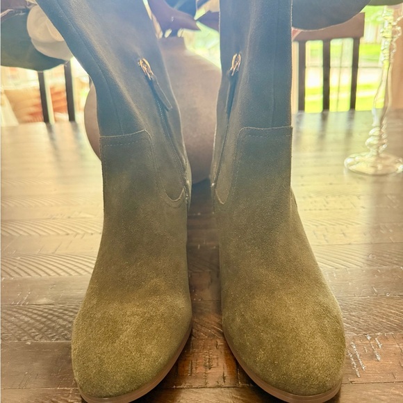 Violet & Red Green Suede Heeled Boots NWT - Picture 5 of 8